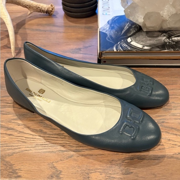 Bruno Magli BIBI Leather Flats Blue - Picture 6 of 13